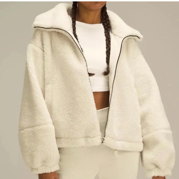 lululemon athletica Jackets & Blazers - Lululemon White Opal Cream Cinchable Sherpa Fleece Jacket SZ. 8 EUC